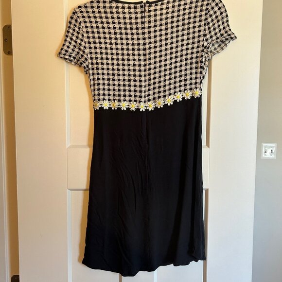URBAN OUTFITTERS Short Sleeve Hounds Tooth Dress with Floral Trim - Picture 4 of 4
